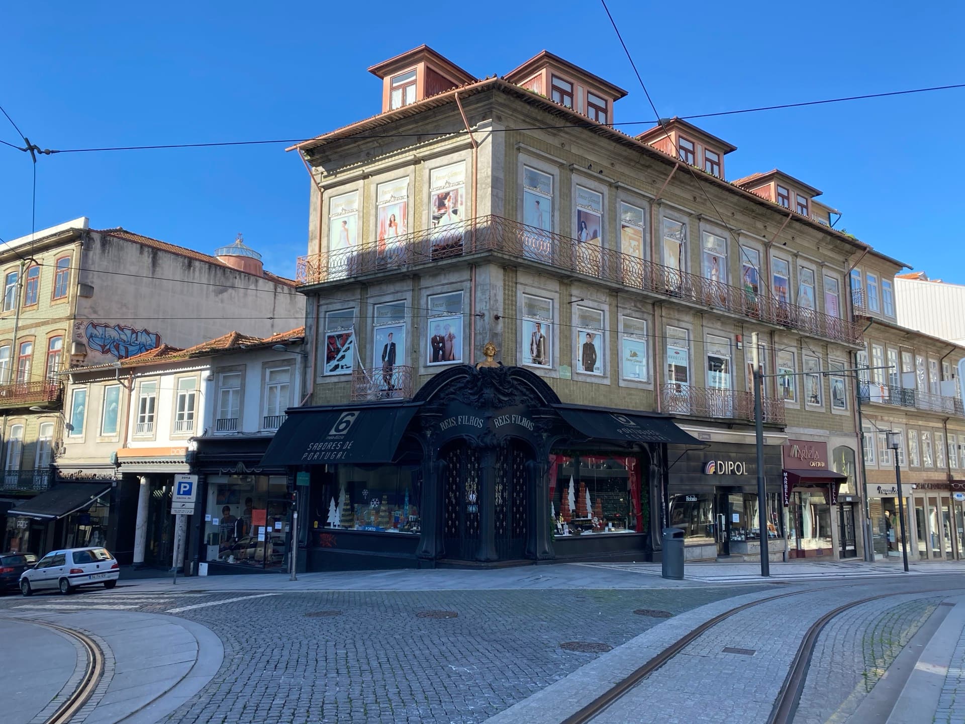 Reis Filhos building on Praça da Batalha, Porto - Batalha
