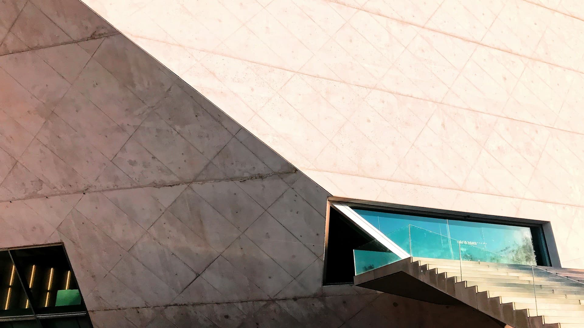 Featured - Boavista, Porto